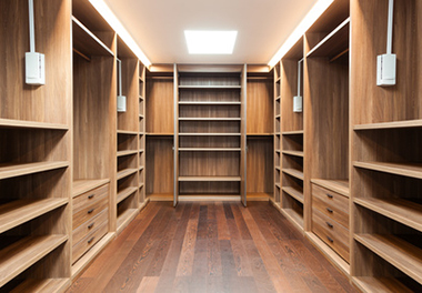 walk-in wardrobe